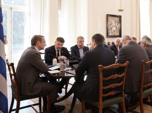 Ο Περιφερειάρχης Κρήτης συμμετείχε στη συνάντηση των Περιφερειαρχών με τον πρωθυπουργό στο Μέγαρο Μαξίμου