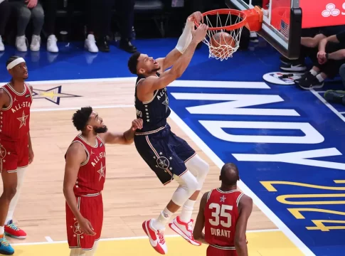 Πάρτι της Ανατολής του Γιάννη κόντρα στη Δύση (Video)