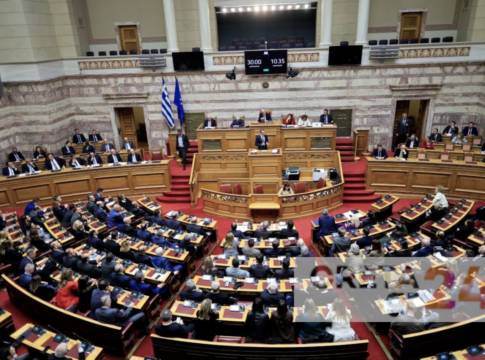 Πέρασε το νομοσχέδιο για τα ομόφυλα ζευγάρια – Τι ψήφισαν οι βουλευτές της Κρήτης