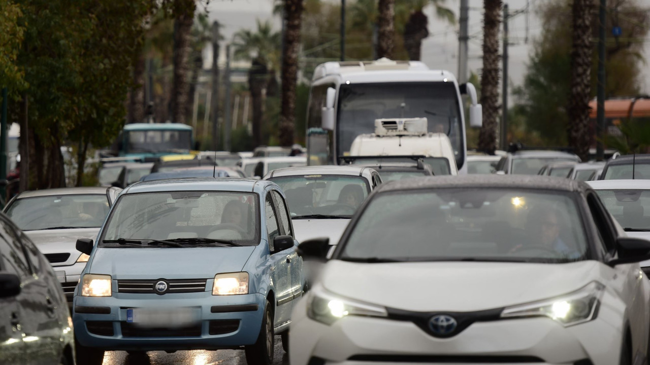 Πολύ αυξημένη κίνηση στους δρόμους - Καραμπόλα στην Κηφισού