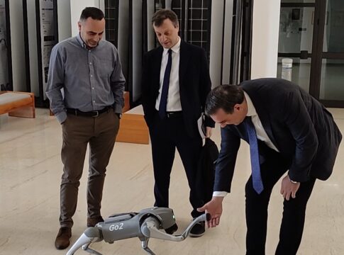 Ρομπότ στο Ινστιτούτο Τεχνολογίας και Έρευνας