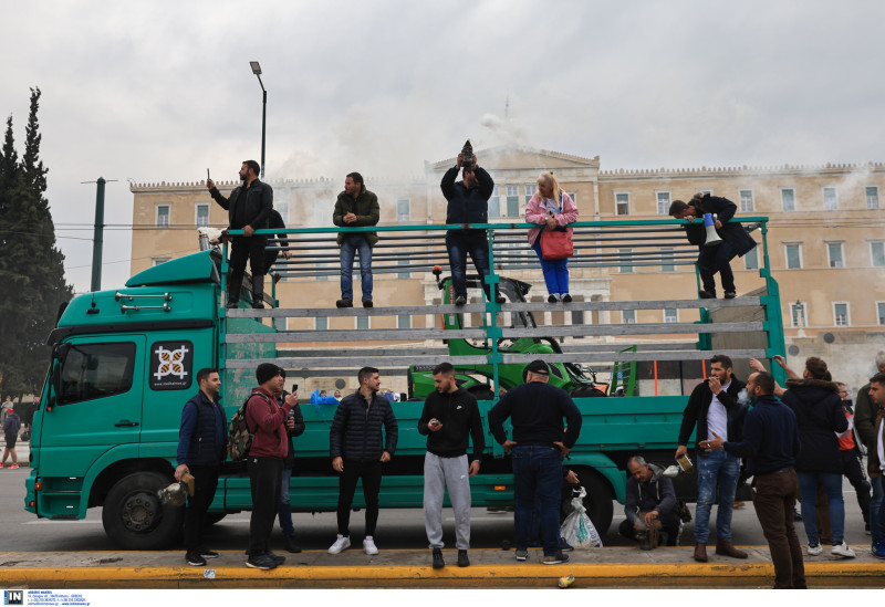 Σε κλοιό το κέντρο της Αθήνας λόγω πορειών και συγκεντρώσεων - Κλειστοί δρόμοι και κυκλοφοριακές ρυθμίσεις