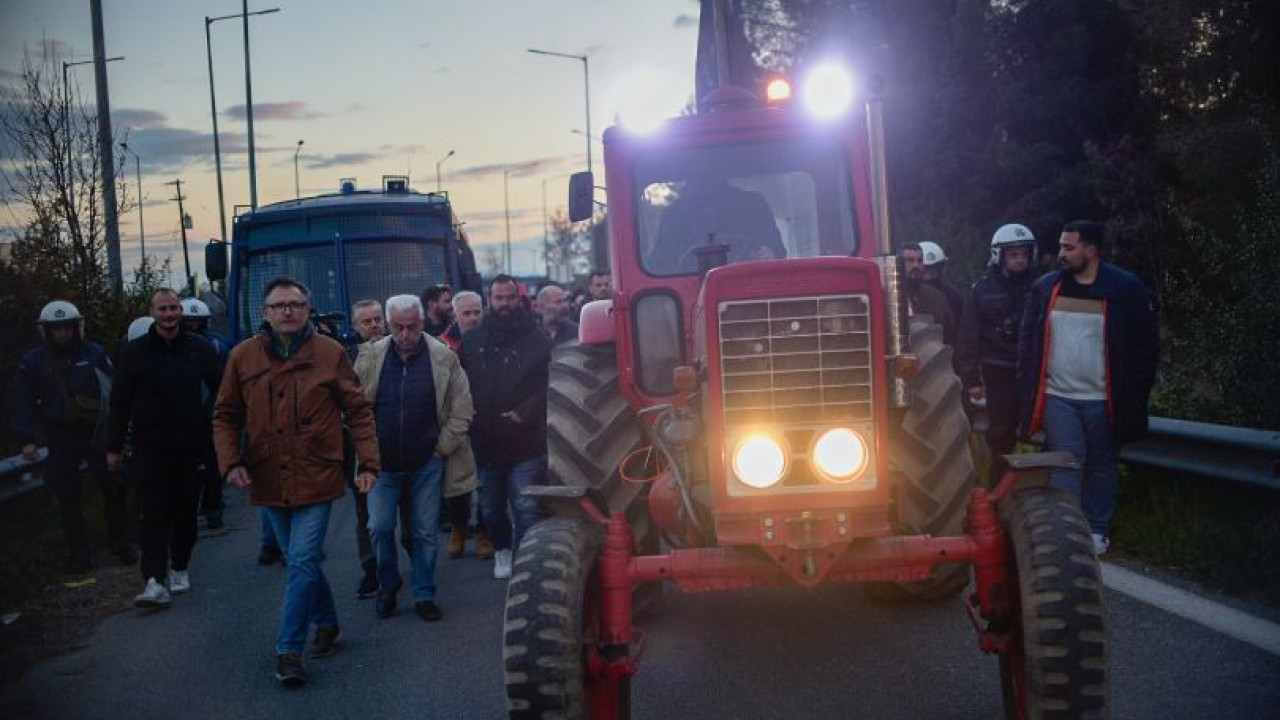 Σήμερα αποφασίζουν οι αγρότες τα επόμενα βήματά τους - Προς κλιμάκωση των κινητοποιήσεων με πορεία στην Αθήνα