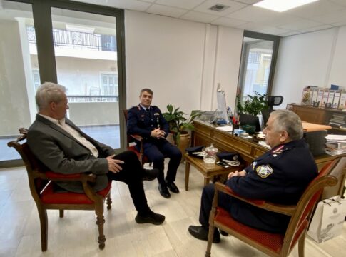 Σταθερή συνεργασία Δήμου Ηρακλείου – ΕΛΑΣ για την αντιμετώπιση θεμάτων παράνομης στάθμευσης, ηχορύπανσης, ενδοοικογενειακής βίας