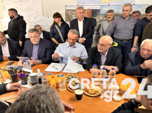 Στο εργοτάξιο του νέου Διεθνούς Αεροδρομίου στο Καστέλι η ηγεσία του Υπουργείου Υποδομών