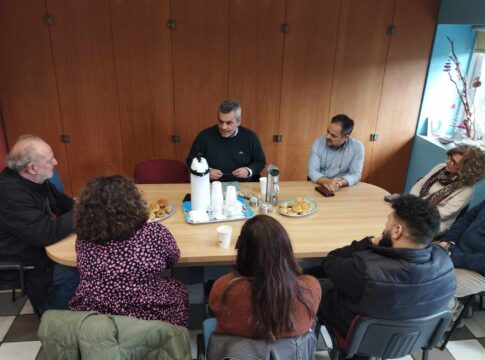 Στο ΚΕΘΕΑ Αριάδνη ο Χάρης Μαμουλάκης