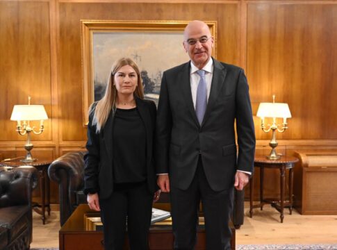 Συνάντηση Σέβης Βολουδάκη με τον Υπουργό Εθνικής Άμυνας κ. Δένδια