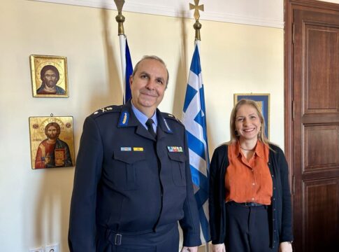 Συνάντηση της Γραμματέως Α.Δ. Κρήτης με τον νέο Περιφερειακό Διευθυντή Πυροσβεστικών Υπηρεσιών, αρχιπύραρχο Μ.Σεληνιωτάκη