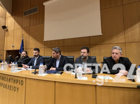 Σύσκεψη παραγωγών της Κρήτης με τον υπουργό Αγροτικής Ανάπτυξης