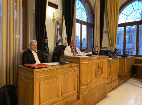 Tο Δημοτικό Συμβούλιο Ηρακλείου υποστηρίζει το ελληνικό δημόσιο πανεπιστήμιο