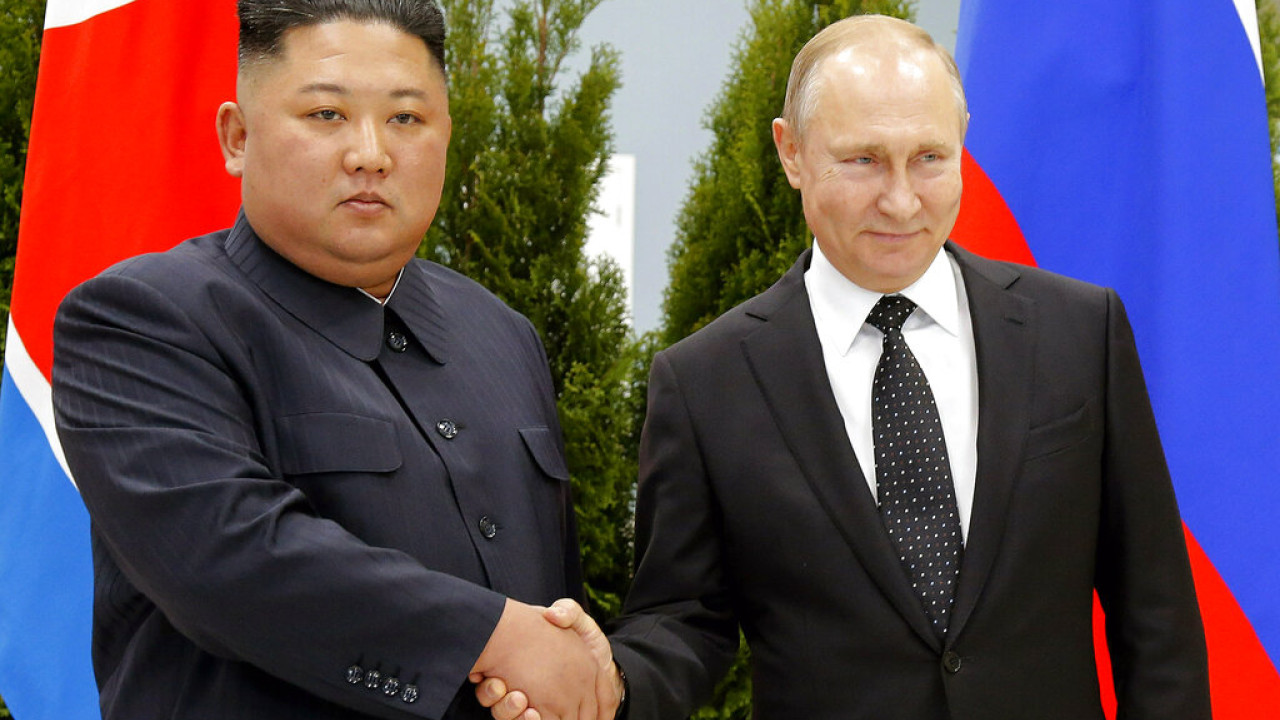 Τονωτική ένεση για την οικονομία της Βόρειας Κορέας οι εξαγωγές όπλων στη Ρωσία 