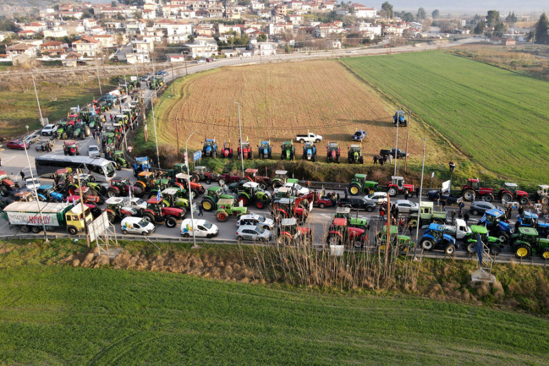 Ξεκίνησαν τα τρακτέρ από το Κάστρο Βοιωτίας για Αθήνα - Μετά τις 12 κλείνουν οι δρόμοι στο κέντρο