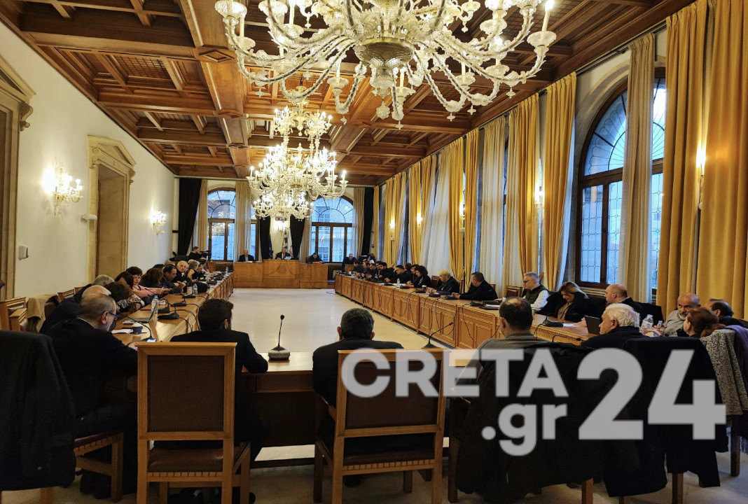 Σκέψεις για αφαίρεση ολόκληρου του ανατολικού στεγάστρου στο Παγκρήτιο Στάδιο