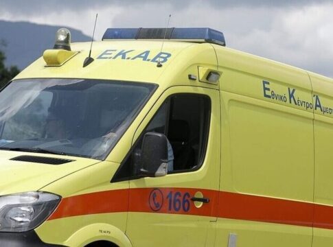 16χρονος κατέρρευσε σε γήπεδο κατά τη διάρκεια αγώνα – Εσπευσμένα στο νοσοκομείο