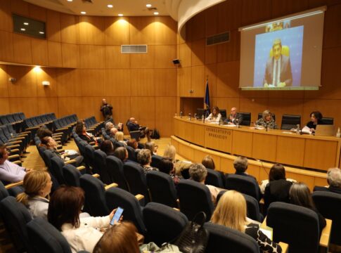 Αυγενάκης: Η Ελληνίδα αγρότισσα είναι η ψυχή της ελληνικής περιφέρειας- Συμβάλλει καθοριστικά στην αγροτική ανάπτυξη και στη διατήρηση των παραδόσεων
