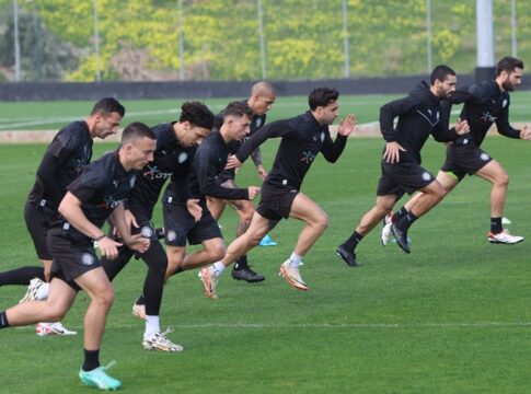 Χωρίς Νέιρα, αλλά με την ορμή του κόσμου…