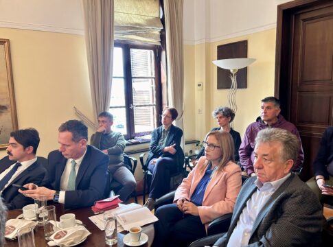 Ενημερωτική συνάντηση στην Αποκεντρωμένη Διοίκηση Κρήτης για τα χερσαία έργα της ηλεκτρικής διασύνδεσης Κρήτης-Αττικής του ΑΔΜΗΕ