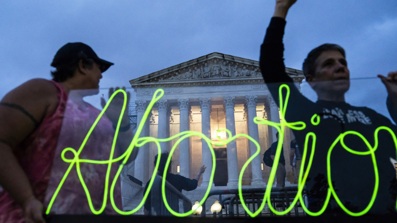 ΗΠΑ: Το ζήτημα της άμβλωσης στο επίκεντρο της προεκλογικής εκστρατείας για τις προεδρικές εκλογές