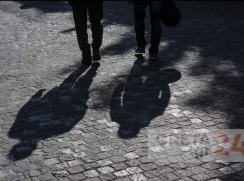 Ηράκλειο: Άρπαξαν 10.000 ευρώ από τον εργοδότη τους και εξαφανίστηκαν – Αναζητείται το ζευγάρι