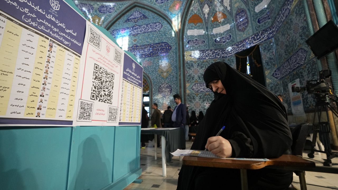 Ιράν: Άνοιξαν οι κάλπες για τις βουλευτικές εκλογές