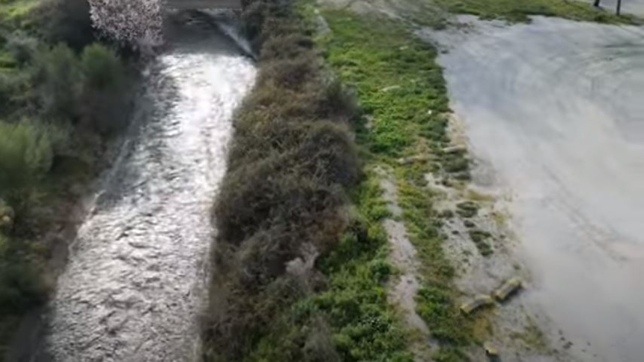 Λίμνη Κάρλα: Τι φταίει και δεν υποχωρούν τα ύδατα- Ποιοι κίνδυνοι ελλοχεύουν