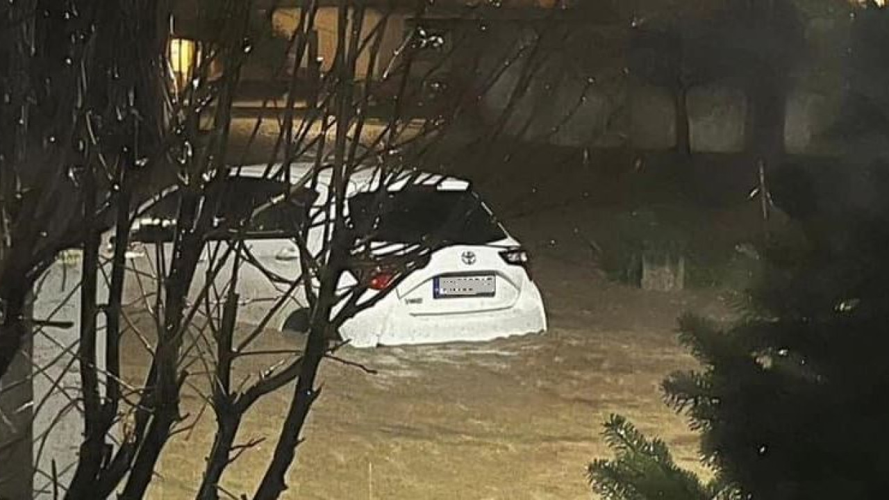 Πλημμύρες σε Πιερία και Τρίκαλα: Απεγκλωβισμοί από την Πυροσβεστική -Live η πορεία της κακοκαιρίας