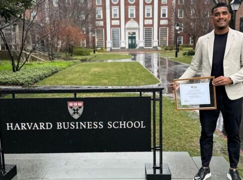 Πτυχιούχος του Χάρβαντ ο Μάτος!!!