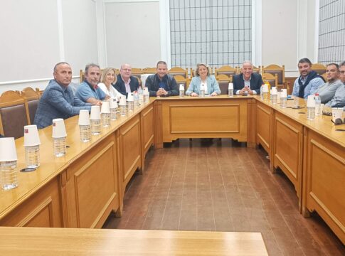 Συνάντηση στη Περιφέρεια Κρήτης με τους εκπροσώπους του τμήματος Φυσικής Αγωγής της Διεύθυνσης Πρωτοβάθμιας Εκπαίδευσης Ηρακλείου