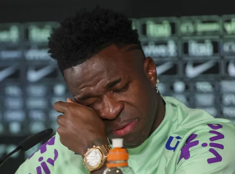 Βινίσιους: Ξέσπασε σε κλάματα για τις ρατσιστικές επιθέσεις στην Ισπανία – «Δεν θα τους δώσω αυτό που θέλουν, θα μείνω στη Ρεάλ»