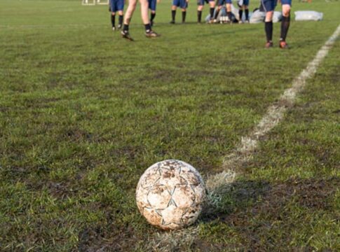 Ξύλο σε ερασιτεχνικό αγώνα ποδοσφαίρου-Στο νοσοκομείο διαιτητής και προπονητής