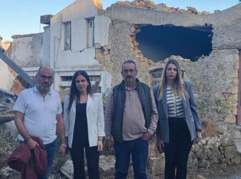 2,5 χρόνια μετά, τα προβλήματα των σεισμόπληκτων ζητούν λύσεις! – Δεσμεύσεις ζητά στη Βουλή η Ελένη Βατσινά