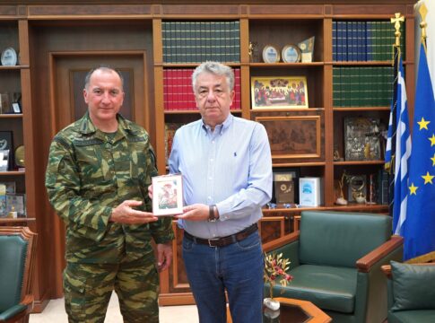 Επίσκεψη νέου Διοικητή της 5ης Αερομεταφερόμενης Ταξιαρχίας Χανίων στον Περιφερειάρχη Κρήτης