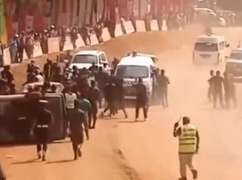 Επτά νεκροί και 20 τραυματίες σε αγώνα ταχύτητας (Videos)