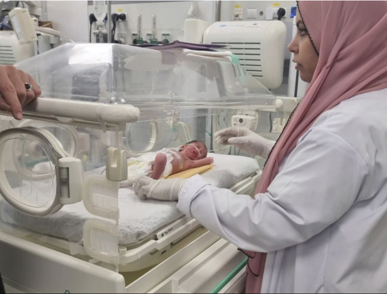 Γάζα: Πέθανε το βρέφος που γεννήθηκε με καισαρική ενώ η μητέρα ήταν νεκρή