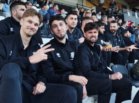 Γύρο του θριάμβου στο Γεντί Κουλέ έκανε η ομάδα βόλεϊ του ΟΦΗ