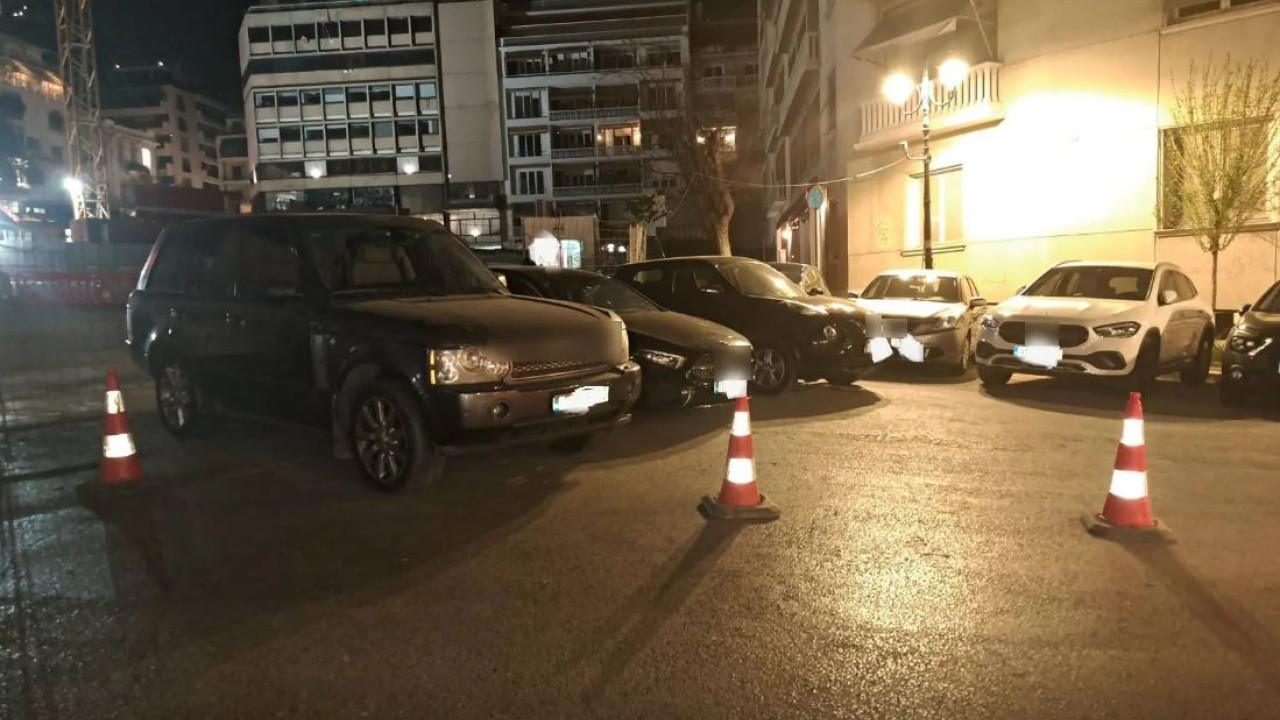 Κολωνάκι: Χειροπέδες σε παρκαδόρους νυχτερινού μαγαζιού - Αφήναν τα αυτοκίνητα στον δρόμο