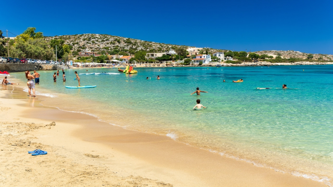 MyCoast: Η νέα ψηφιακή εφαρμογή για καταγγελίες παρανομιών στις παραλίες