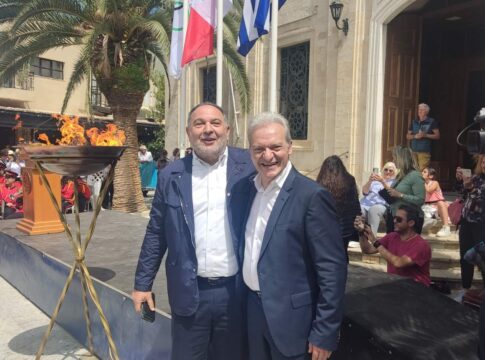 Ο Γιάννης Κουράκης στην Υποδοχή της Ολυμπιακής Φλόγας στο Ηράκλειο