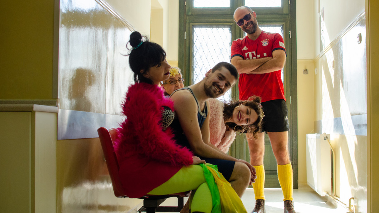 Πρεμιέρα της παράστασης Μενοικέα στη Θεσσαλονίκη