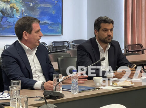 Στην Κρήτη για το μεταναστευτικό ο υπουργός Μετανάστευσης και Ασύλου
