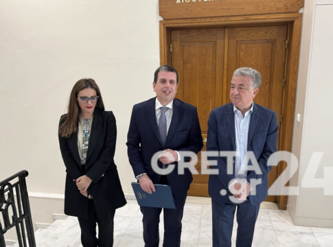 Στο Ηράκλειο ο Δημήτρης Καιρίδης – Νέα σύσκεψη για το μεταναστευτικό