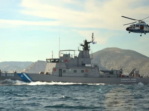 Συναγερμός για άνδρα που έπεσε στη θάλασσα από το πλοίο της γραμμής Χανιά-Πειραιάς – Και ελικόπτερα στις έρευνες