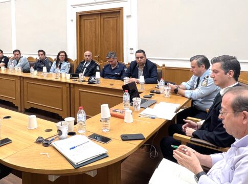 Σύσκεψη στην Περιφέρεια Κρήτης για την οδική ασφάλεια με τη συμμετοχή των αστυνομικών υπηρεσιών της Π.Ε. Ηρακλείου