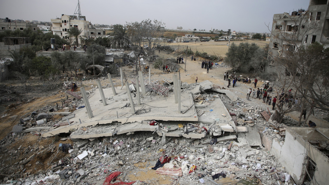 Το Ισραήλ λέει πως «προχωράει» με την επίθεση στη Ράφα