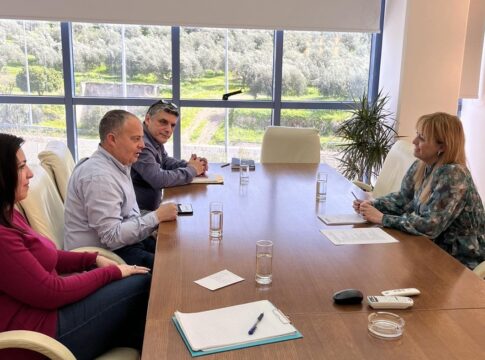 Το Κοινωνικό Παντοπωλείο του Δήμου Μαλεβιζίου στηρίζουν τα super markets Χαλκιαδάκης