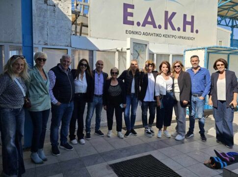 Ξενάγηση Πατουλίδου σε ΕΑΚΗ και γραφεία Ερ.ΟΦΗ