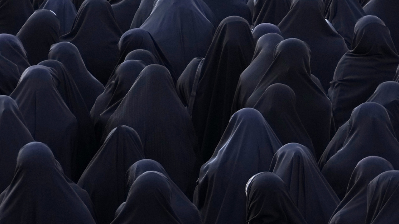 Δυο γυναίκες οδηγούνται στην αγχόνη στο Ιράν, όπου οι εκτελέσεις πολλαπλασιάζονται