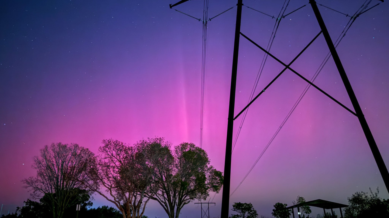 Εντυπωσιακές εικόνες από την σπάνια ηλιακή καταιγίδα που χτυπάει τη Γη