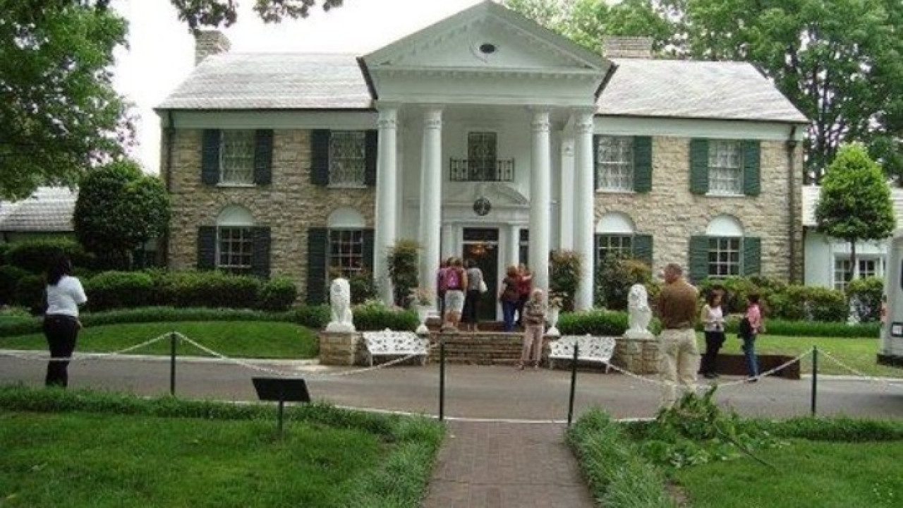 ΗΠΑ: Ανεστάλη προσωρινά η πώληση σε δημοπρασία της έπαυλης του Έλβις Πρίσλεϊ