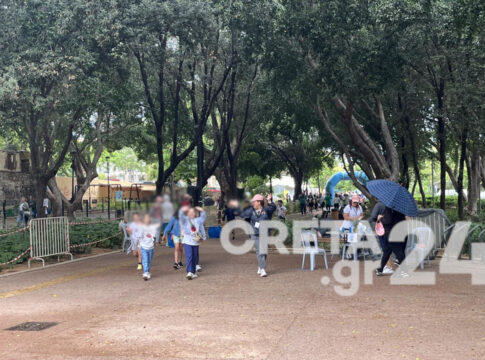 Ηράκλειο: Μικροί μαθητές αψήφησαν τον βροχερό καιρό και συμμετείχαν στο 13ο Παιδικό Κυνήγι Κρυμμένου Θησαυρού